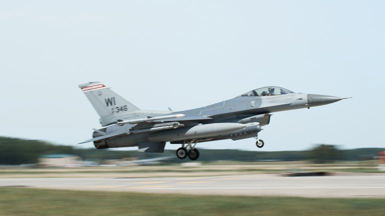 Pilot missing after Wisconsin Air National Guard F-16 crashes in Michigan