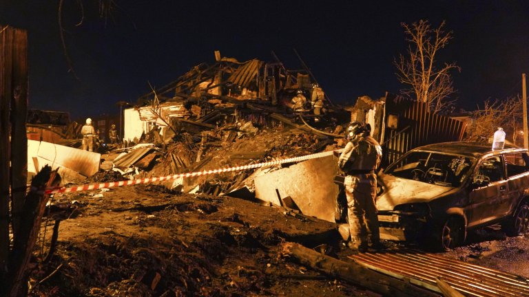 Russian warplane slams into a residential building in second crash in less than a week